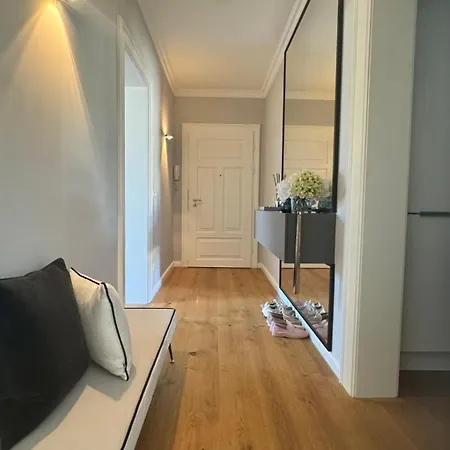 아파트 Exklusive 60qm Designerwohnung Im Herzen Von - 1 Min Zur Maximilianstrasse 뮌헨